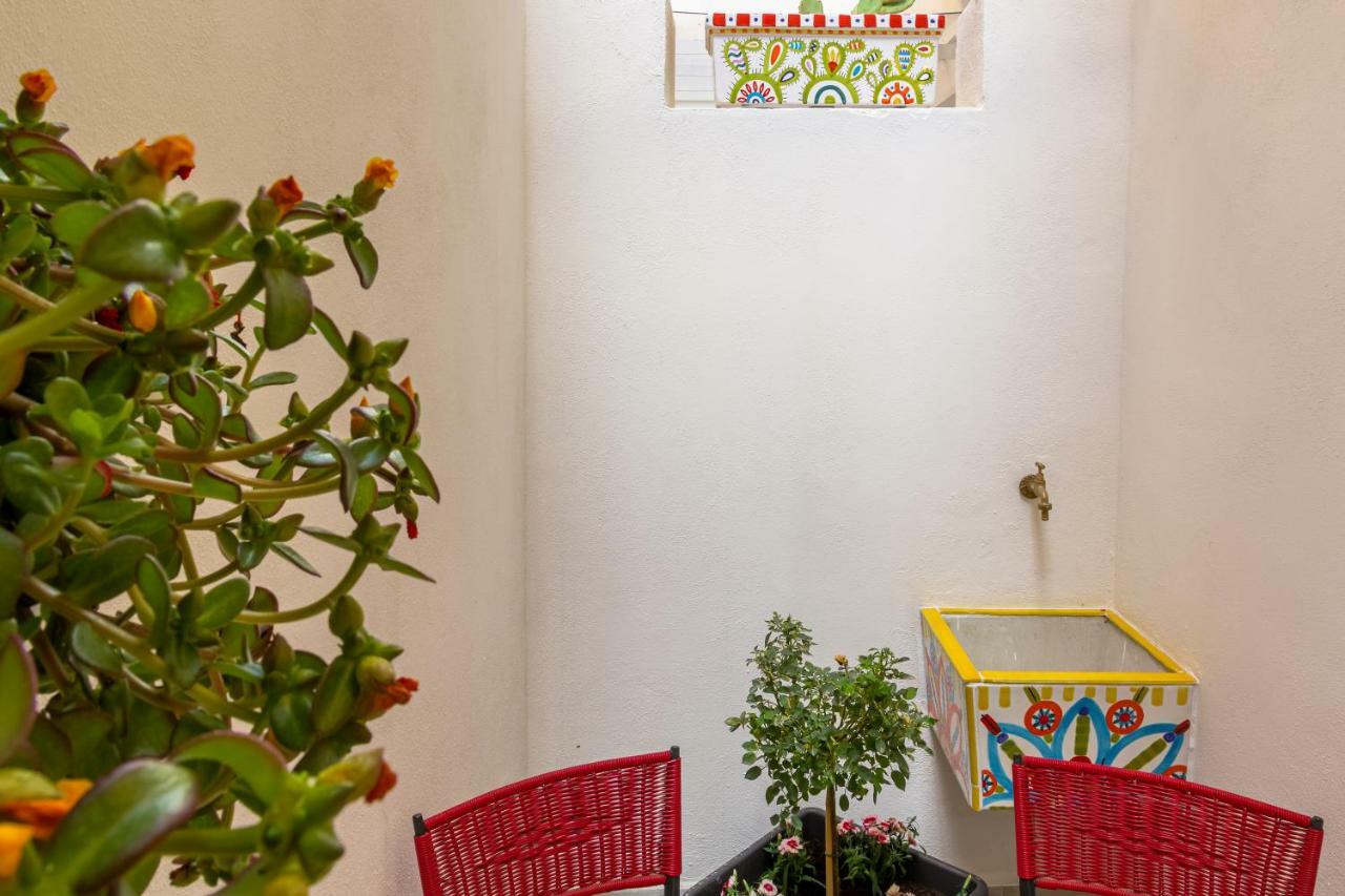 Guest Home Rose Giardini-Naxos Exterior foto